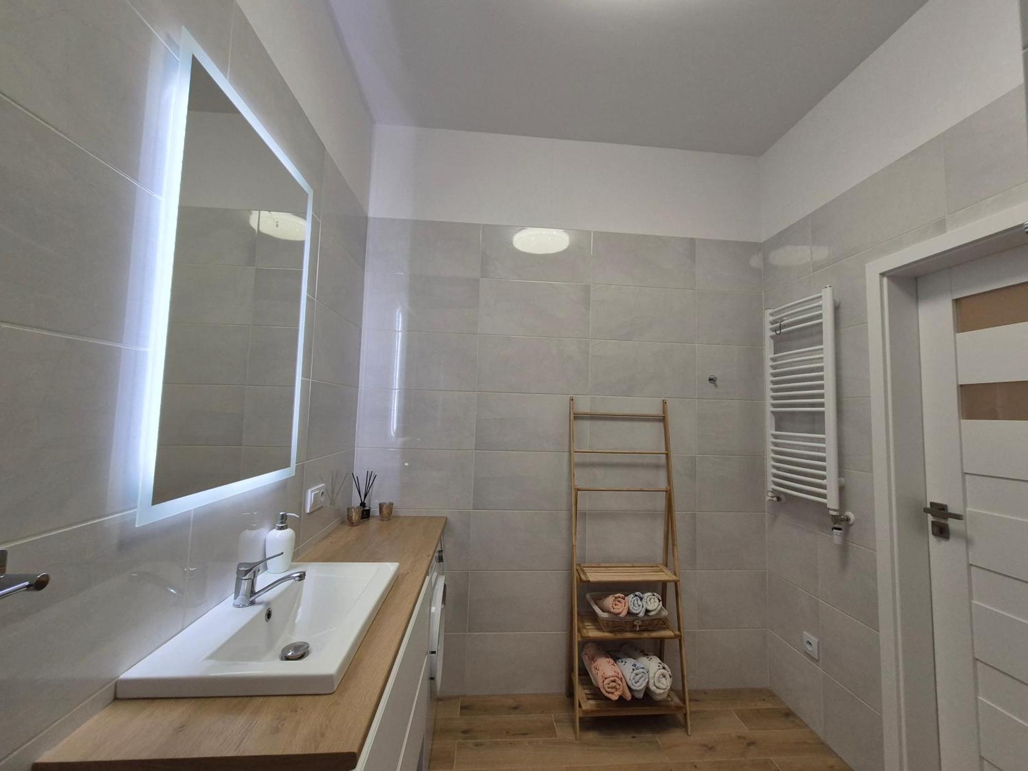 Duzy Komfortowy Apartament W Samym Centrum Przy Manufaktura I Piotrkowska, Blisko Zoo, Fala Apartment Лодз Екстериор снимка
